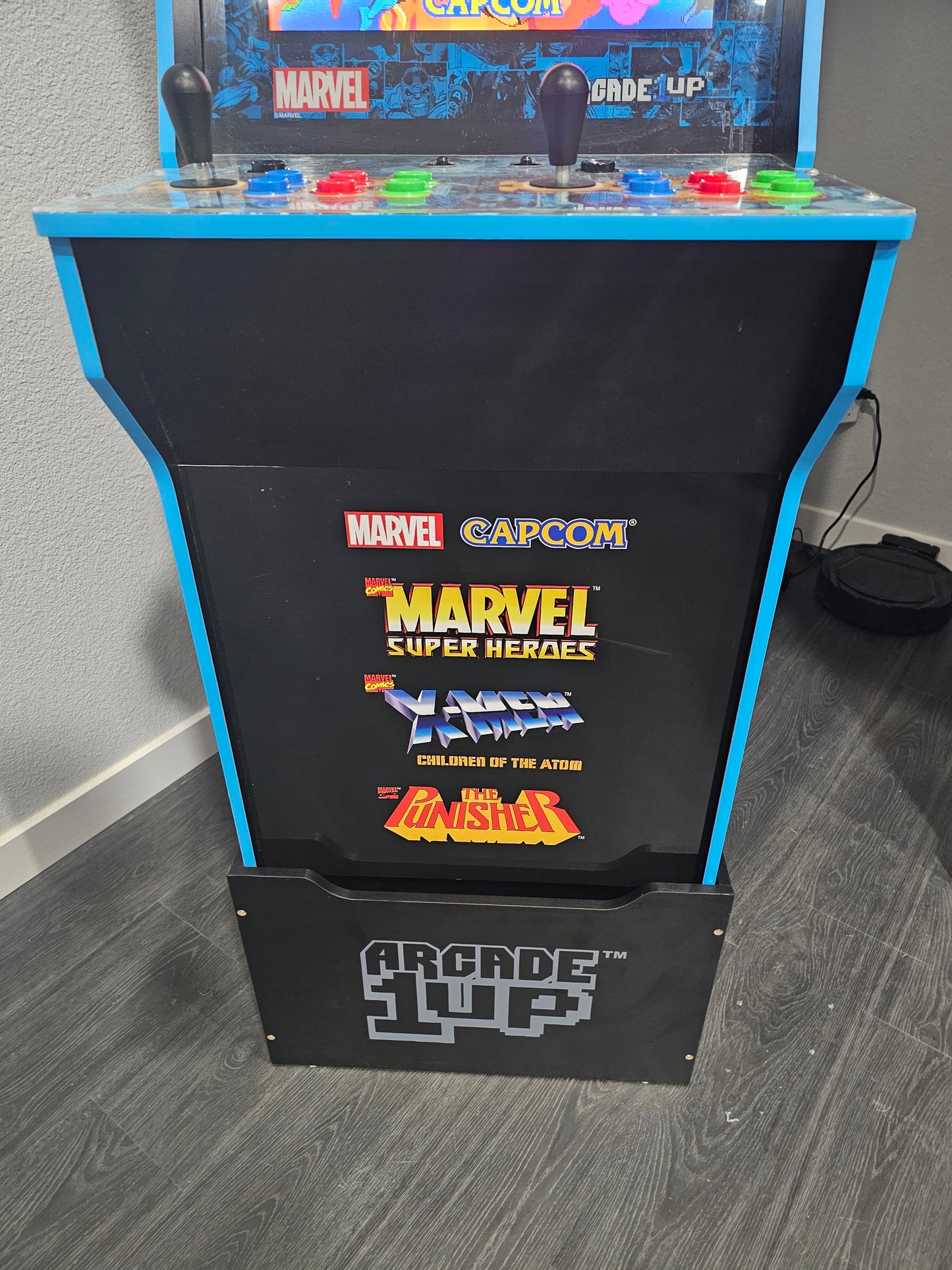 Marvel Super Heroes w/ Riser by Arcade1Up
