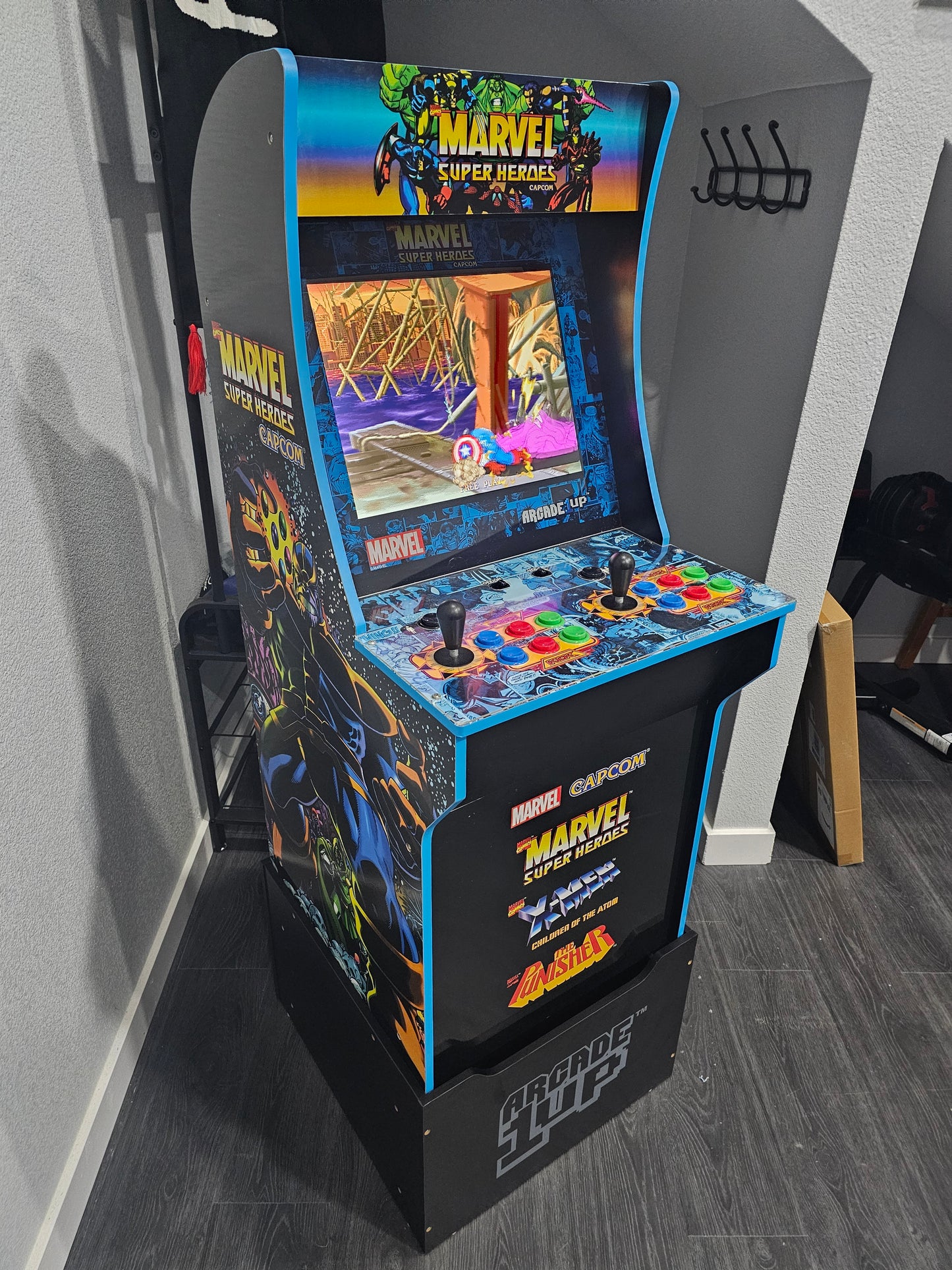 Marvel Super Heroes w/ Riser by Arcade1Up