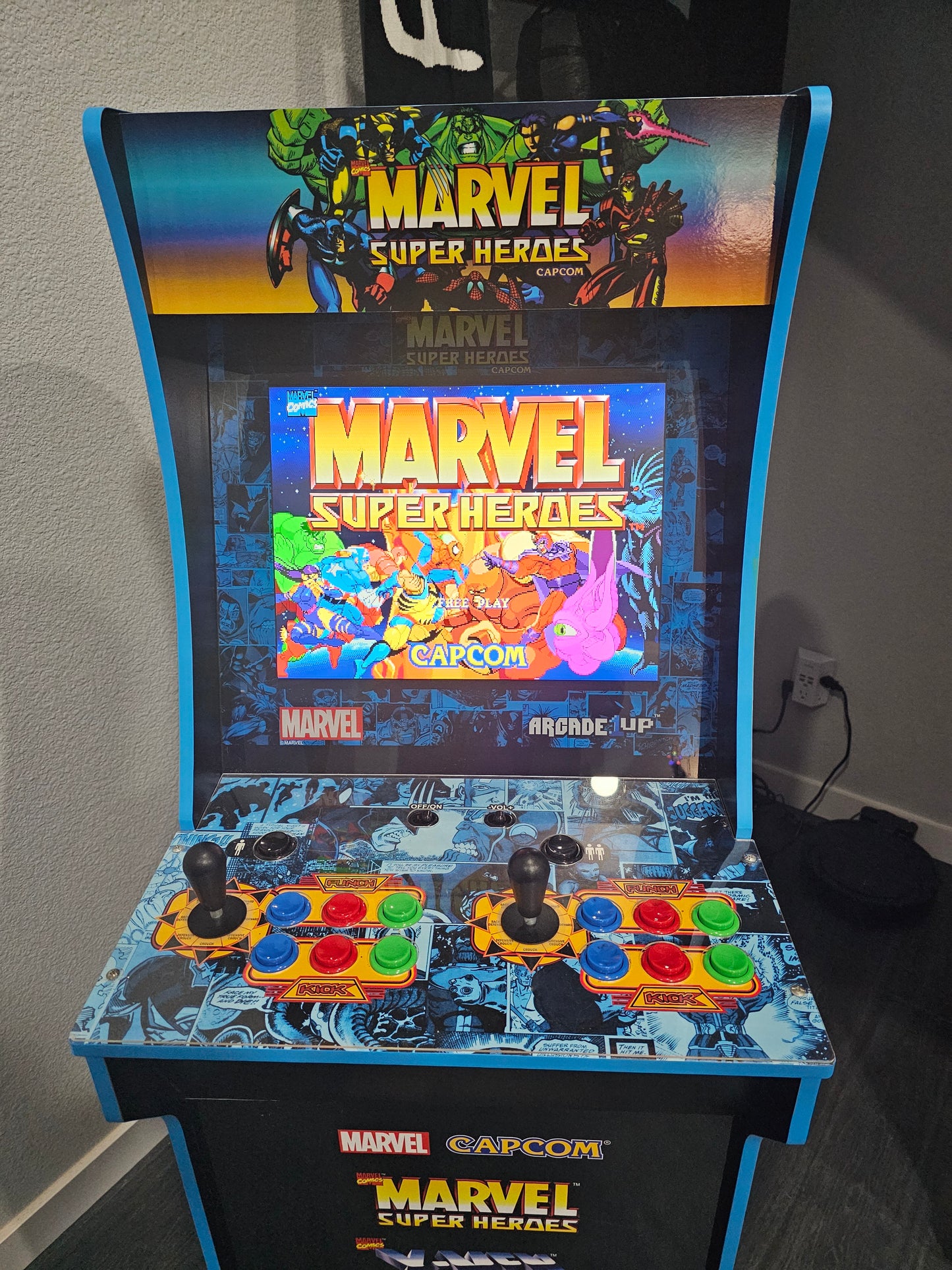 Marvel Super Heroes w/ Riser by Arcade1Up